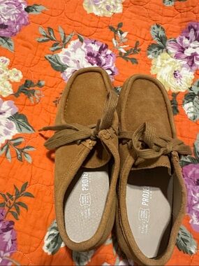 Women's Suede Chukka Boots in Brown